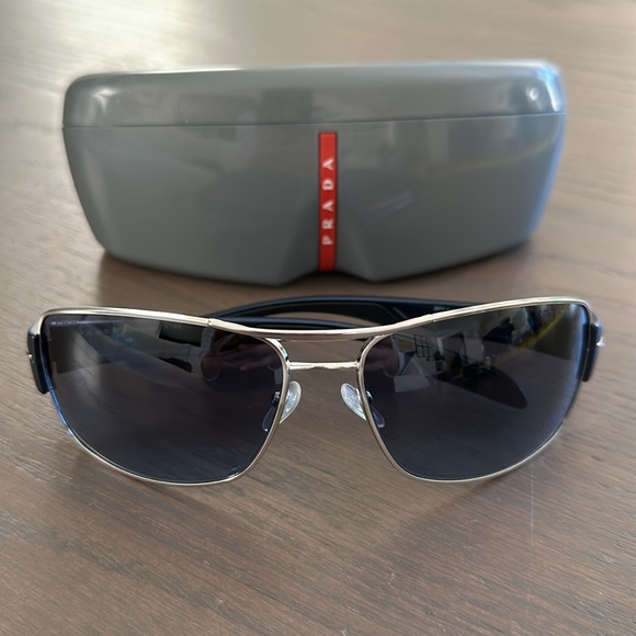 Prada Linea Rossa sunglasses - Picture 2 of 13